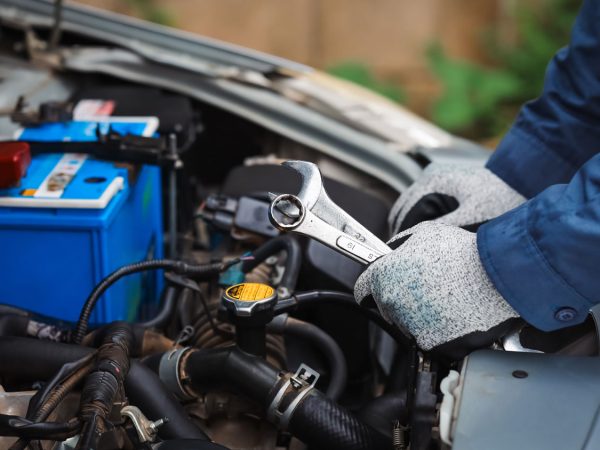 Duggys Garage Repair Car